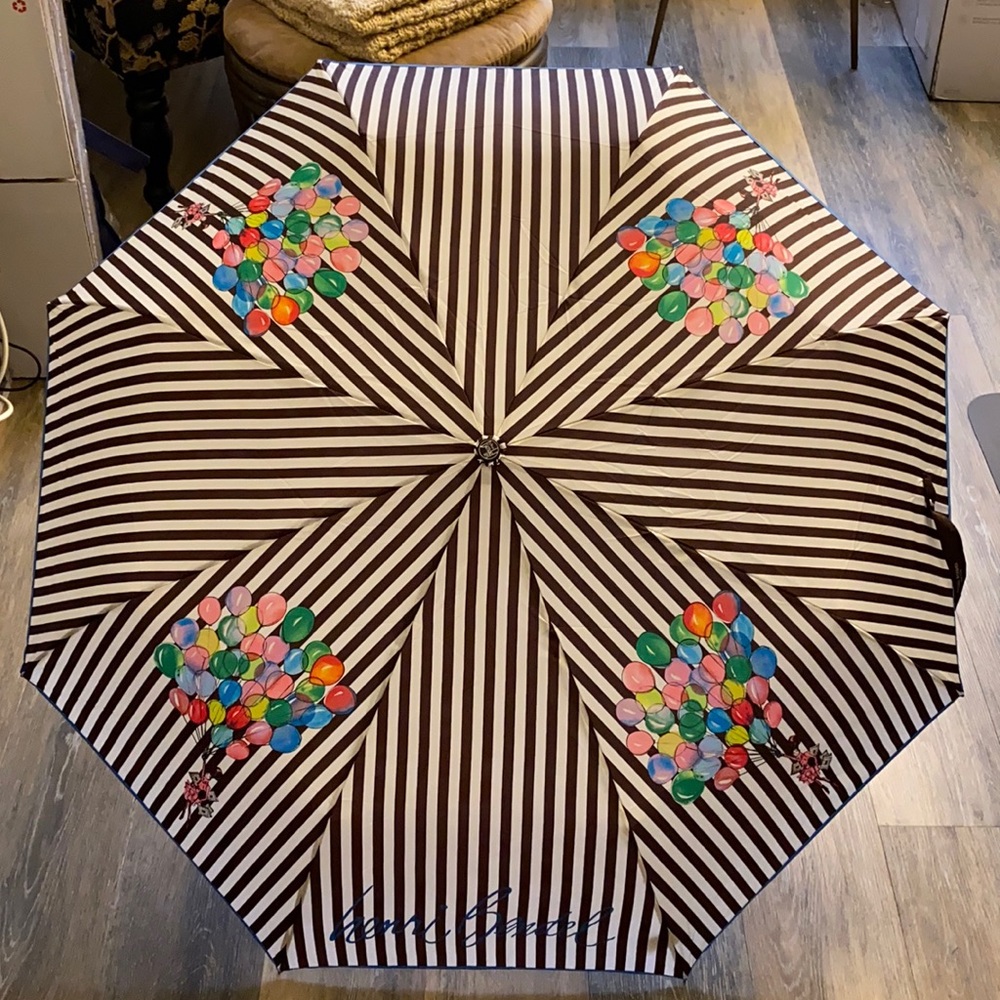 NWOT Henri Bendel Umbrella with Cover